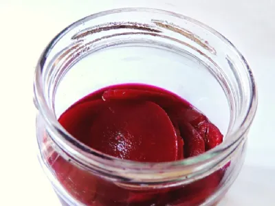 Vložena rdeča pesa