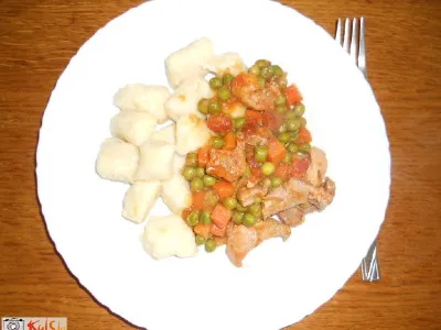 Svaljki in cmoki iz moke in mleka