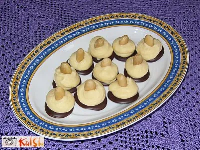 Beli čokoladni bonbončki