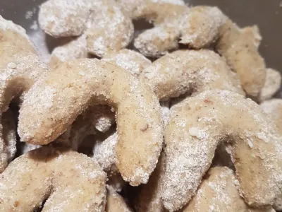 Orehovi rogljički (brez jajc in mleka)