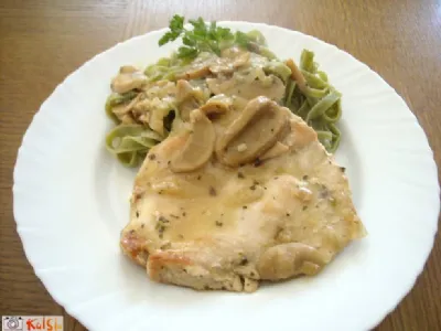 Piščančji zrezki v šampinjonovi omaki
