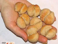 Fotografija recepta: Mini žemljice za velike otroke v kruhomatu