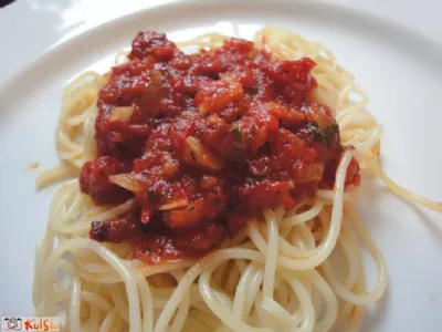 Enostavni špageti s praženo slanino