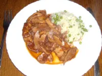 Fotografija recepta: Svinjske zarebrnice z rdečim vinom in gobami