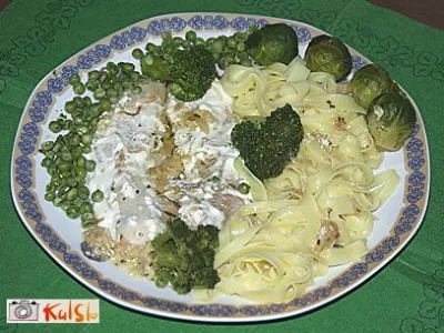 Ribji file s smetano in rezanci