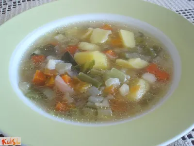 Zelenjavna juha, primerna tudi za dojenčke