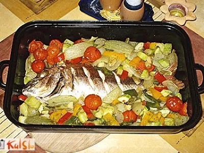 Riba v pečici z mešano zelenjavo