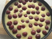 Fotografija recepta: Pecivo z višnjami in pudingom