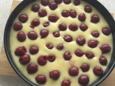 Pecivo z višnjami in pudingom