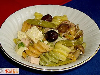 Pisane mix testenine v solati