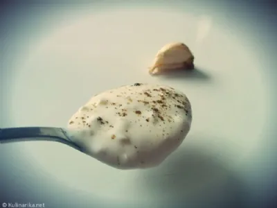 Česnova omaka za namakanje