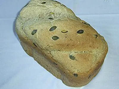 Mešani rženi kruh s semeni iz kruhomata