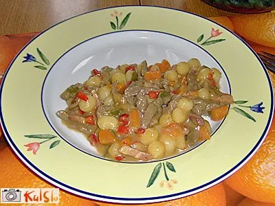 Govedina s papriko in njoki