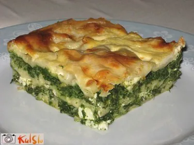 Špinačni narastek s feta sirom