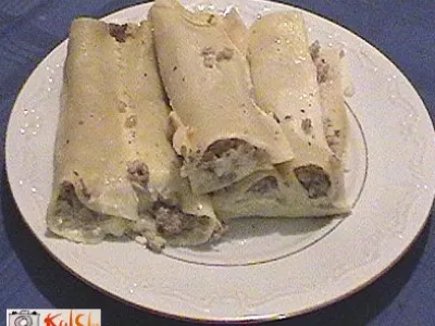 Kaneloni z mletim mesom in ječmenovo kašo