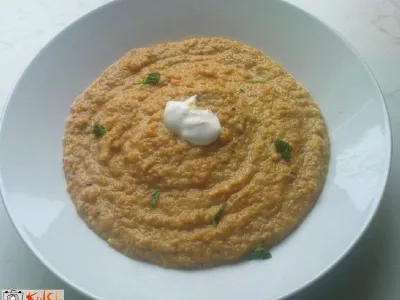 Korenčkova juha s kislo smetano