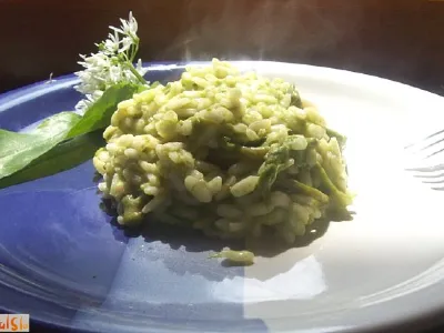 Rižota z divjimi šparglji