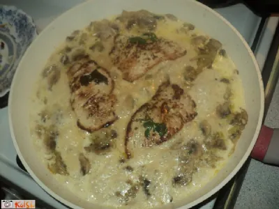 Zrezki v gobovi omaki