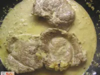 Fotografija recepta: Svinjski zrezki z mandlji in sezamom