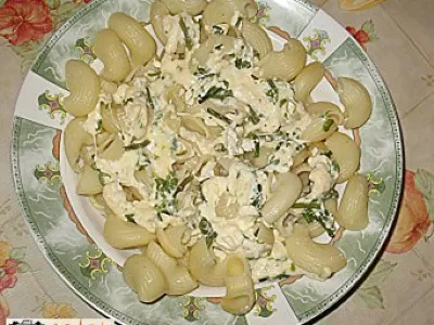 Testenine s sirom in šparglji