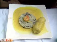 Fotografija recepta: Škarpenini zvitki v žafranovi omaki z rižem