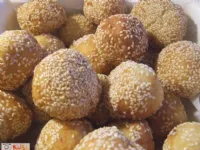 Fotografija recepta: Krompirjeve kroglice s sirom in sezamom