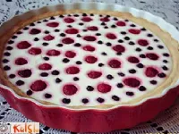 Fotografija recepta: Skutina torta z borovnicami in malinami