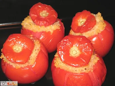 Polnjeni paradižniki s kus kusom