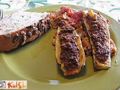 Bučke polnjene z mletim mesom