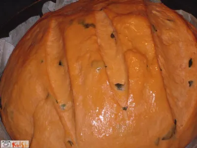 Paradižnikov kruh z baziliko