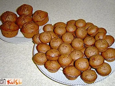 Muffini s čokolado in rdečim vinom