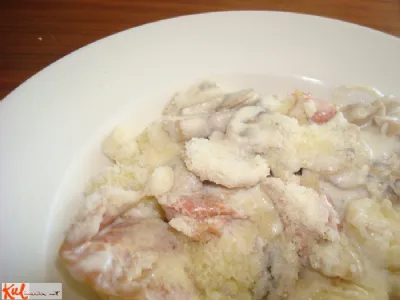 Njoki s pršutom in šampinjoni