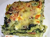 Fotografija recepta: Gratinirane testenine s špinačo, pršutom in skuto
