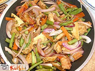 Puranji rezanci z zelenjavo