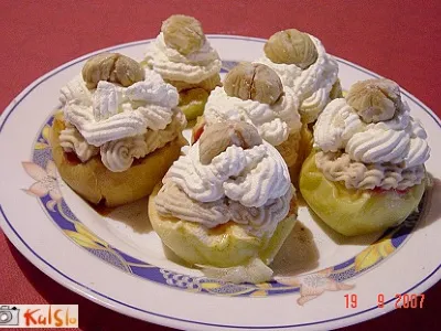 Pečena jabolka s kostanjevo kremo