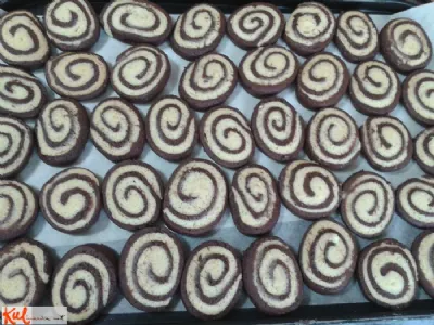 Črno - bele spirale