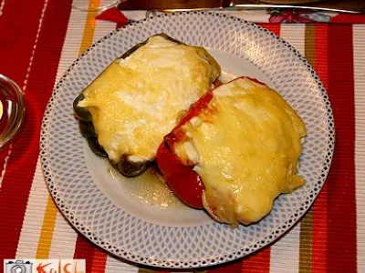 Paprika polnjena z bučkami in skuto