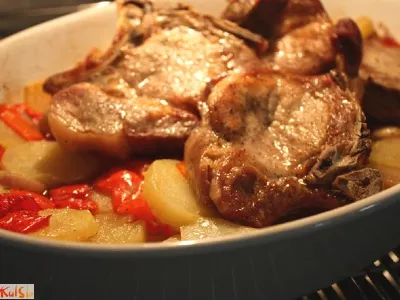 Pečen kotlet s krompirjem