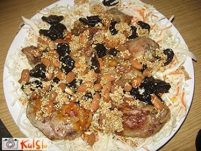 Jagnjetina z medom in suhimi slivami