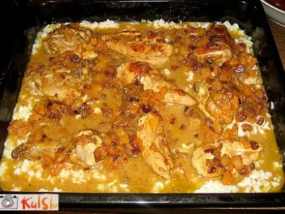 Piščanec na rižu s suhimi marelicami