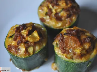 Bučke polnjene z mesom 