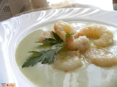 Brokolijeva juha s kozicami