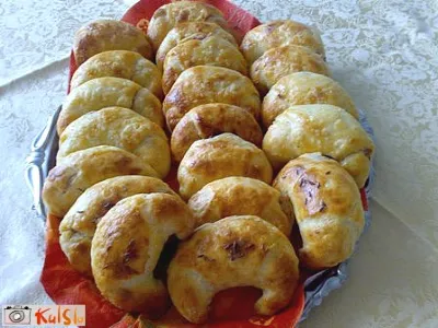 Polnjeni rogljiči s šunko