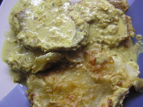 gratiniran_krompir_zrezki_s_sezamom_in_mandlji_595