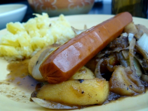 hrenovka_z_jabolkom_in_ebulo_595